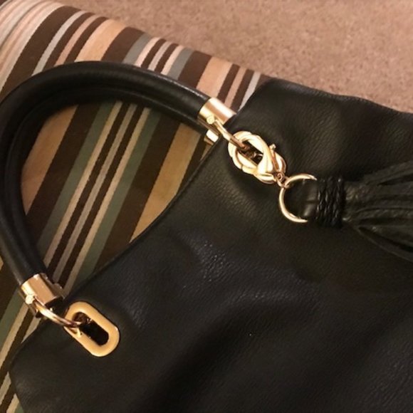 Vince Camuto - Picture 3 of 5